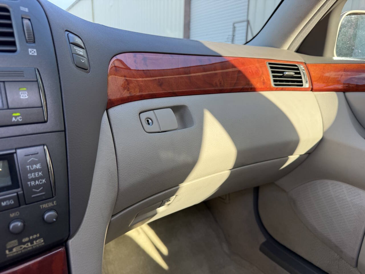 Used 2002 Lexus LS 430 RWD image 32
