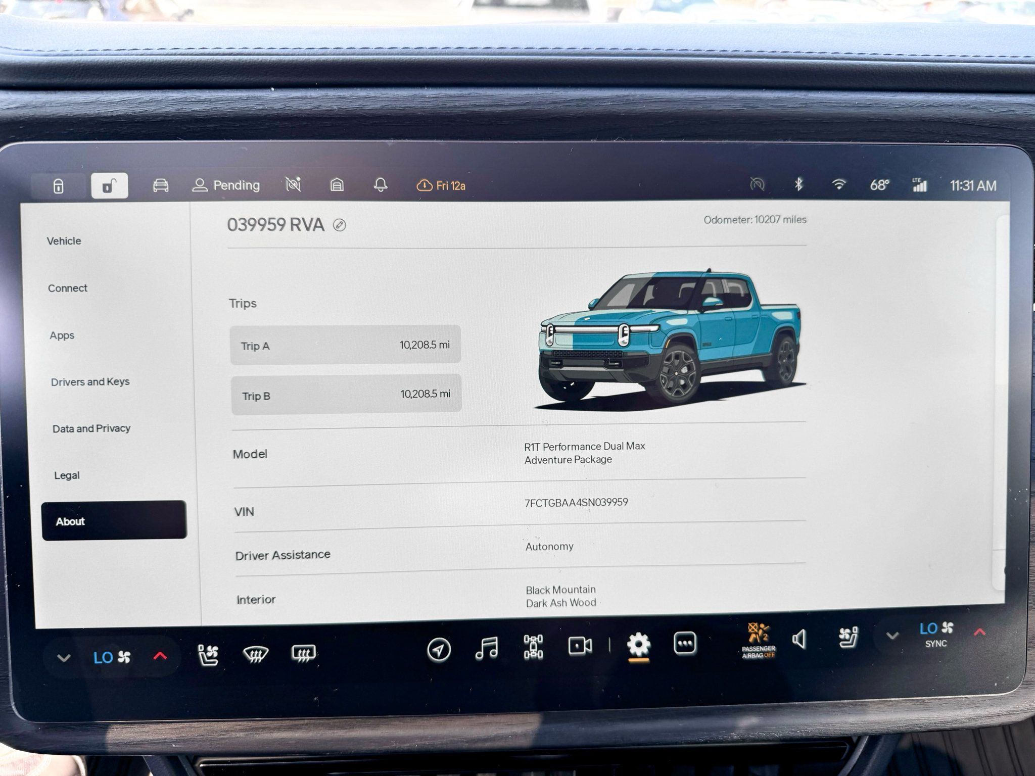 Used 2025 Rivian R1T Adventure Dual AWD/4WD image 15