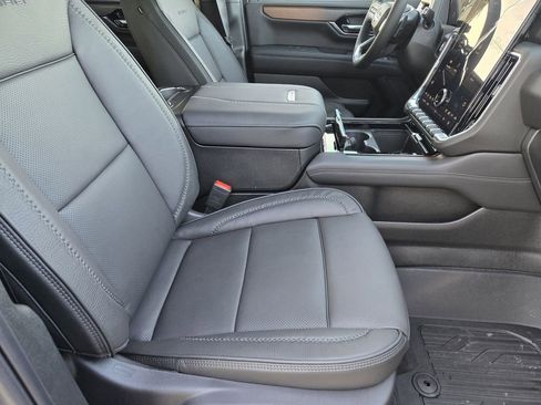 New 2026 GMC Yukon Denali w/ Sun & Power Step Package image 10