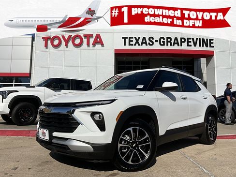 Used 2025 Chevrolet TrailBlazer LT image 1