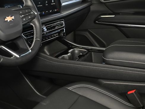 New 2026 Chevrolet Traverse LT w/ Driver Confidence Package FWD image 34
