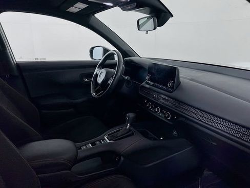 Used 2025 Honda HR-V Sport image 9