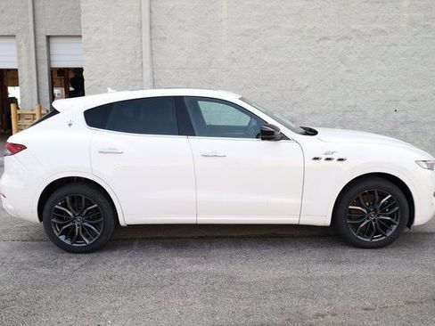 New 2024 Maserati Levante GT Ultima image 4