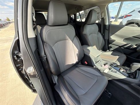 New 2025 Subaru Crosstrek 2.5i Limited w/ Crosstrek Mirror Package image 25