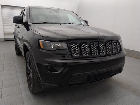 Used 2020 Jeep Grand Cherokee Altitude RWD image 13