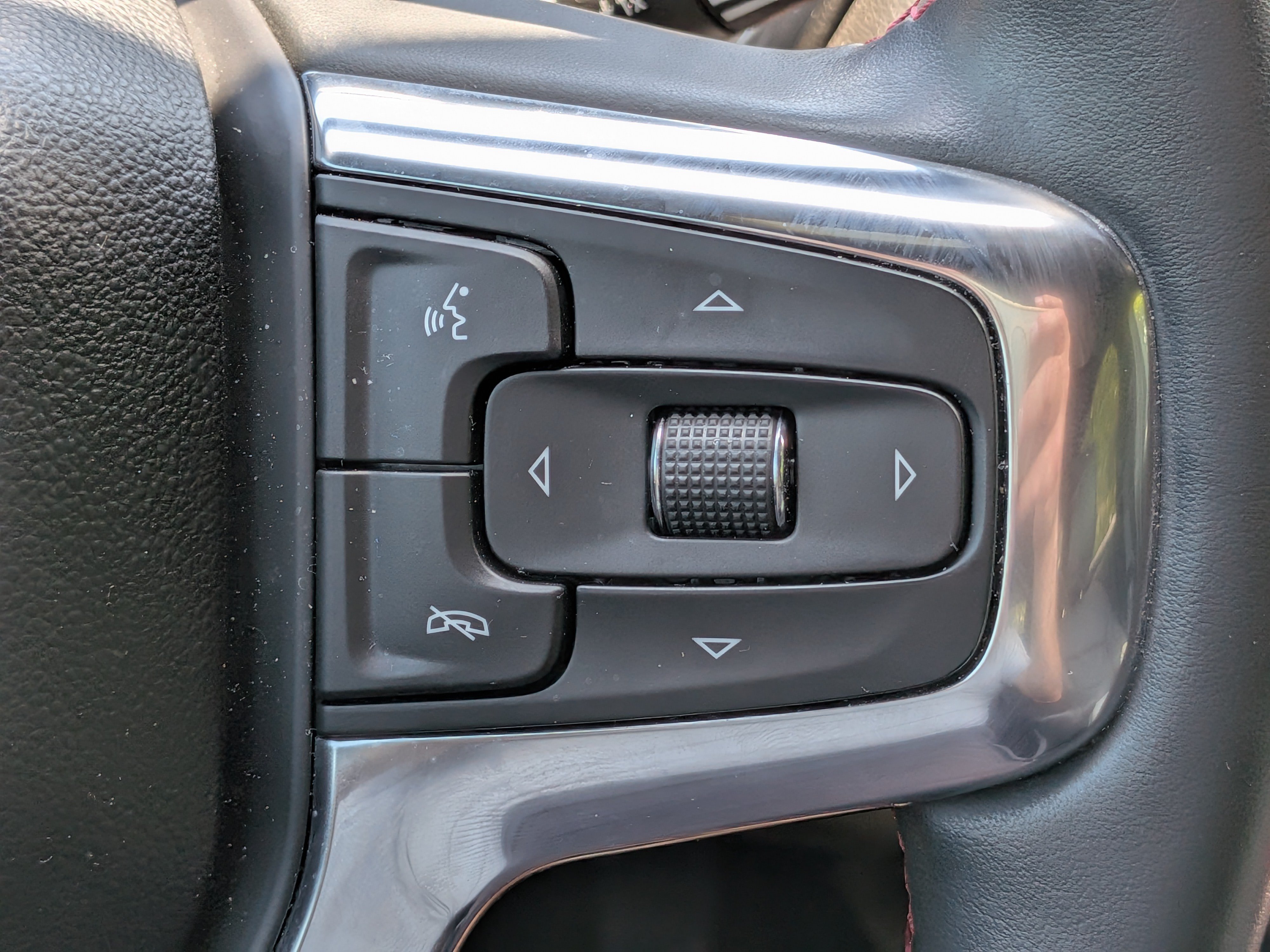 Certified 2024 Chevrolet Blazer RS w/ Driver Confidence II Package FWD image 28