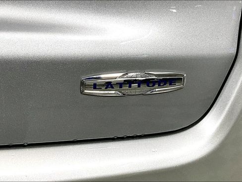 Used 2018 Jeep Compass Latitude w/ Cold Weather Group image 14