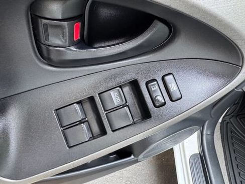 Used 2011 Toyota RAV4 Limited AWD/4WD image 14