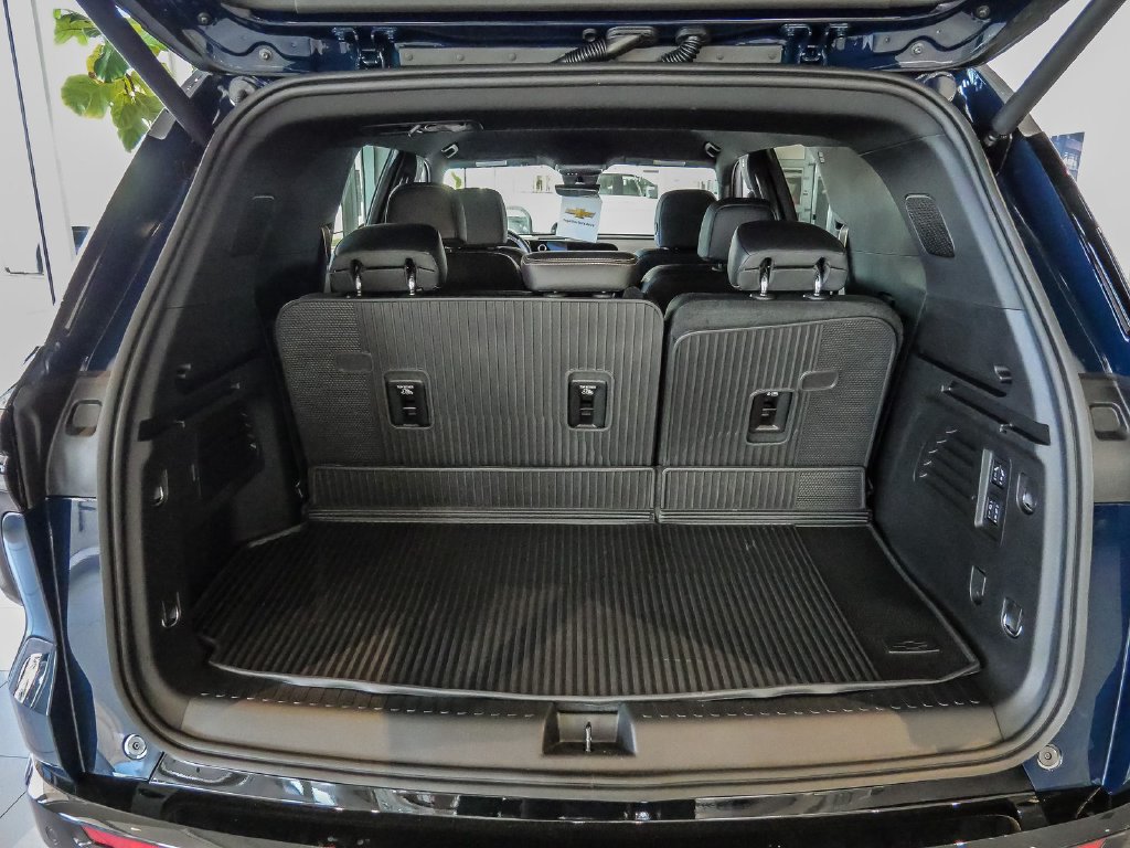 New 2027 Chevrolet Traverse High Country w/ LPO, Floor Liner Package AWD/4WD image 14