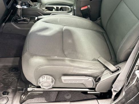 Used 2021 Jeep Gladiator Overland w/ Cold Weather Group image 16