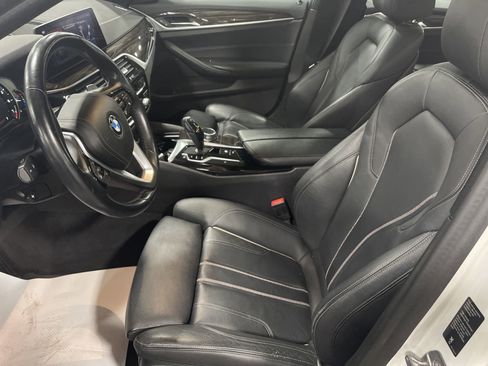 Used 2019 BMW 530i xDrive w/ Convenience Package image 10