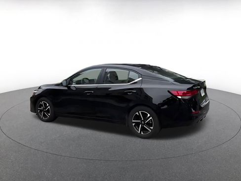 Used 2025 Nissan Sentra SV FWD image 8