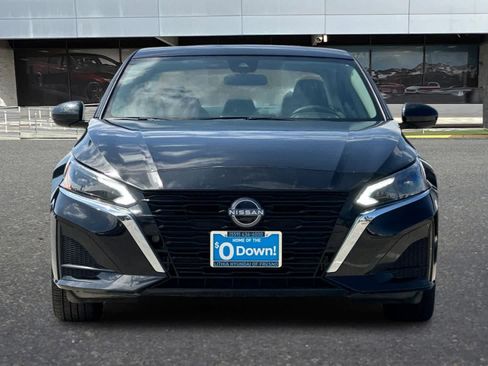 Used 2025 Nissan Altima 2.5 SV FWD image 11