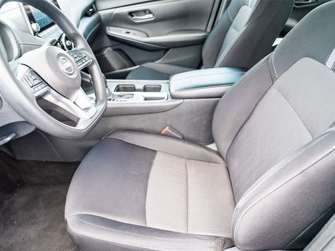Used 2024 Nissan Sentra SV FWD image 9