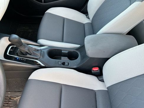 Used 2024 Toyota Corolla LE FWD image 27