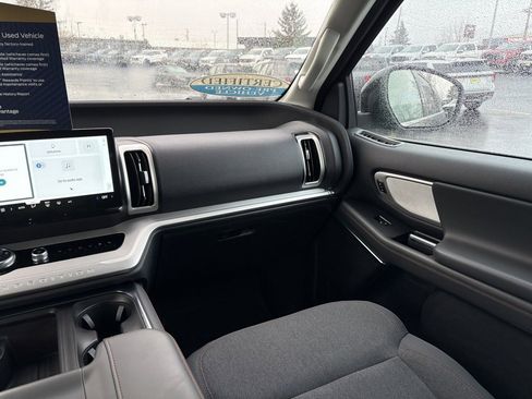 Certified 2025 Ford Expedition Active image 23