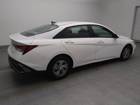 Used 2024 Hyundai Elantra SE image 10