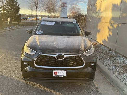 Certified 2021 Toyota Highlander XLE image 39