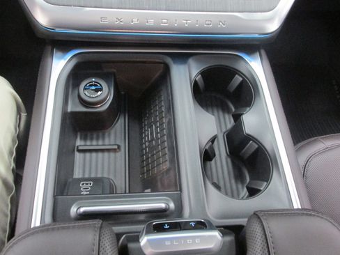 New 2025 Ford Expedition Platinum image 45