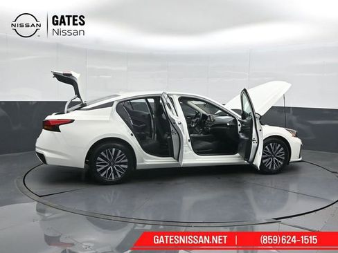 Used 2025 Nissan Altima 2.5 SV image 52