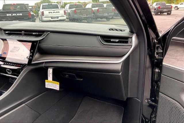 New 2026 Jeep Grand Cherokee 4WD image 29