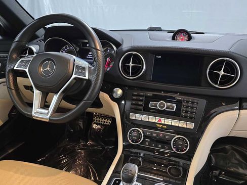 Used 2015 Mercedes-Benz SL 400 image 12