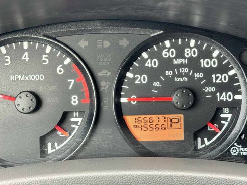 Used 2010 Nissan Frontier SE RWD image 12