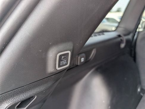 Used 2023 Jeep Grand Cherokee Altitude AWD/4WD image 13