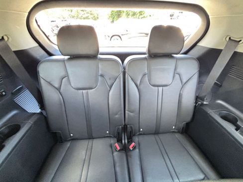 Used 2024 Kia Sorento S FWD image 32