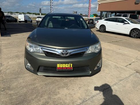 Used 2012 Toyota Camry XLE FWD image 2