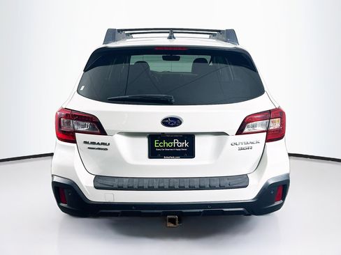 Used 2018 Subaru Outback 3.6R Limited AWD/4WD image 7
