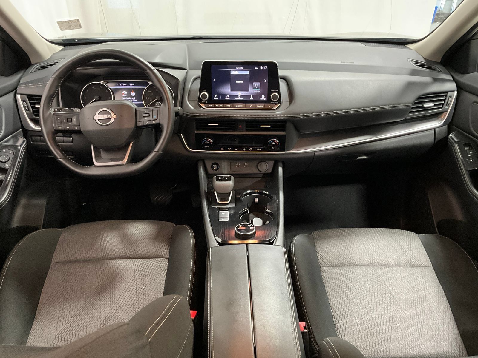 Used 2025 Nissan Rogue SV AWD/4WD image 15