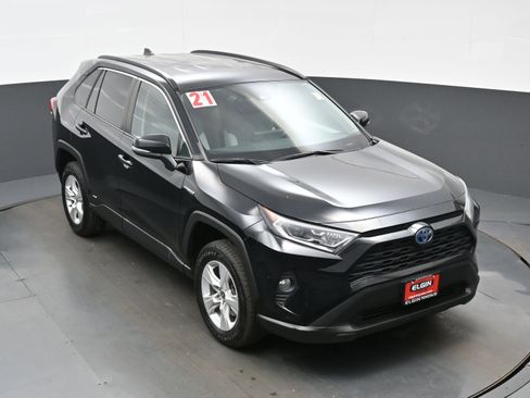 Used 2021 Toyota RAV4 XLE AWD/4WD image 34