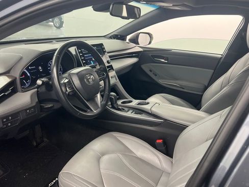 Used 2019 Toyota Avalon XLE w/ Moonroof Package image 10