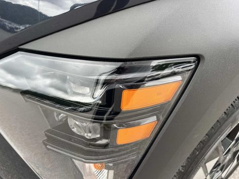 Used 2024 Hyundai Kona SEL AWD/4WD image 9