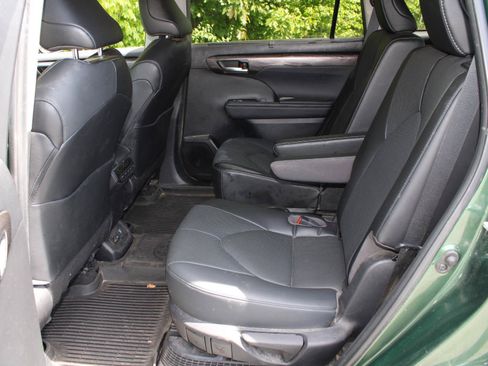 Used 2023 Toyota Highlander Limited AWD/4WD image 17