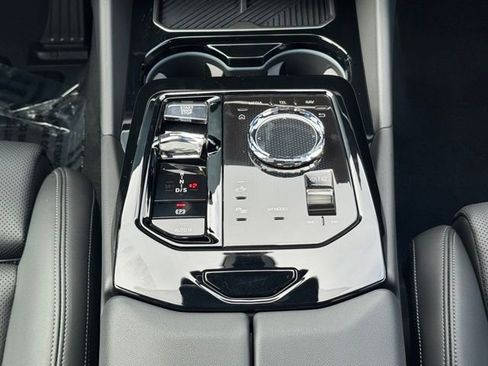 Certified 2024 BMW 530i xDrive w/ Executive Package image 22