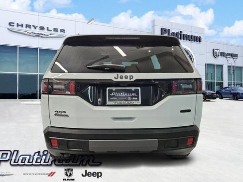 New 2026 Jeep Cherokee Overland image 5