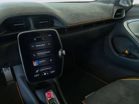 Used 2024 McLaren Artura image 27