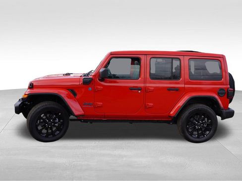 Certified 2025 Jeep Wrangler Unlimited Sahara w/ Safety Group image 10