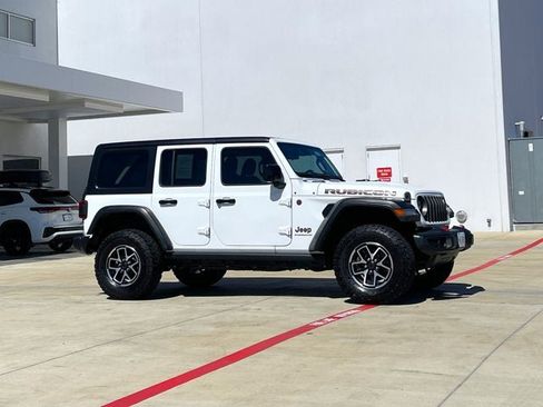Used 2025 Jeep Wrangler Unlimited Rubicon AWD/4WD image 6