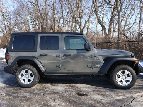 Used 2019 Jeep Wrangler Unlimited Sport S image 9