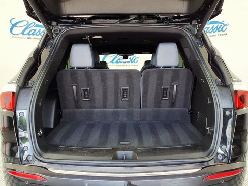 Used 2022 Buick Enclave Essence w/ Sport Touring Edition FWD image 10