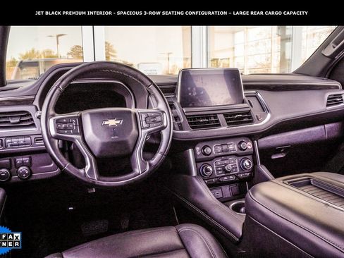 Used 2024 Chevrolet Suburban LT RWD image 5