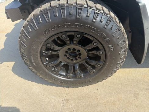 Used 2013 Jeep Wrangler Unlimited Sahara image 26