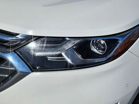 Used 2021 Chevrolet Equinox Premier AWD/4WD image 10