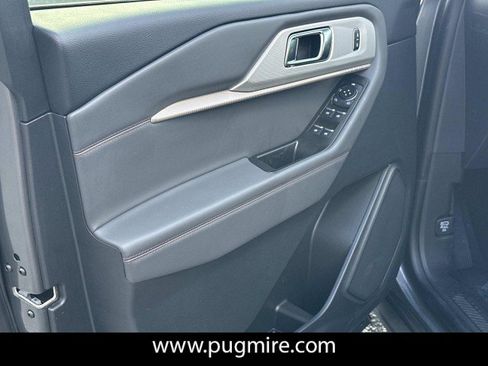 New 2026 Ford Explorer Active RWD image 10