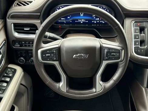 Used 2023 Chevrolet Tahoe Z71 w/ Luxury Package AWD/4WD image 18