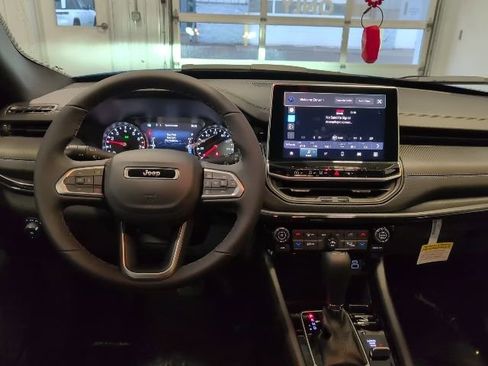 New 2026 Jeep Compass Limited image 13