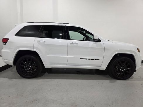 Used 2021 Jeep Grand Cherokee Altitude image 22